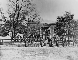 The House with Union soldiers posed in front.